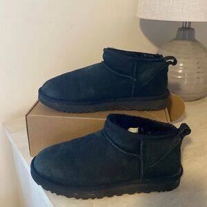 UGG ultra mini classic